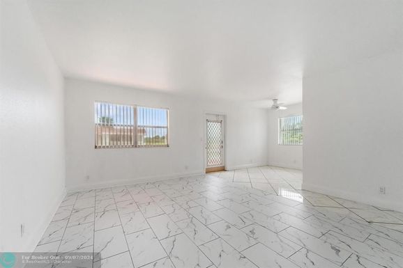 649 Saxony, Delray Beach, FL 33446