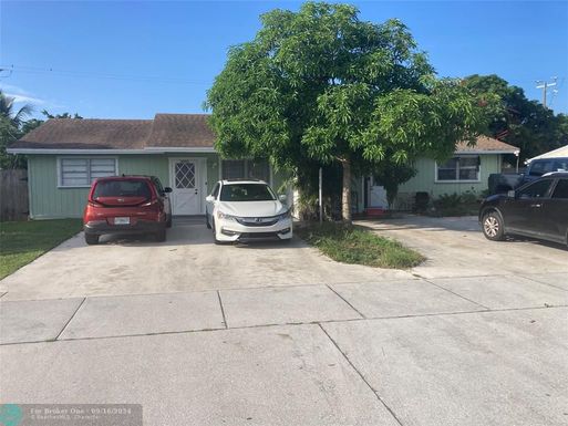 3088 Prince Dr, Lake Worth, FL 33461