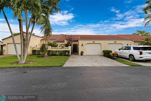 2651 Deer Creek Emerald Way, Deerfield Beach, FL 33442