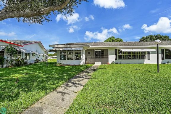 1081 88th Ave, Plantation, FL 33322