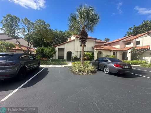 5650 Fox Hollow Dr, Boca Raton, FL 33486