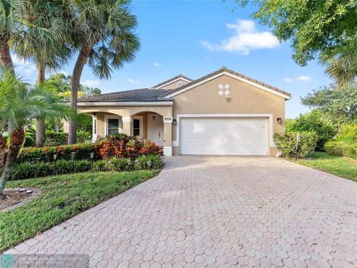 4845 58th Pl, Coconut Creek, FL 33073