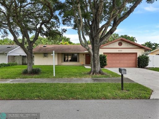 1111 9th Ave, Deerfield Beach, FL 33441