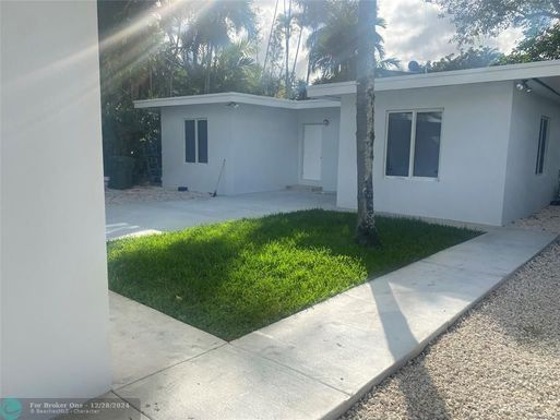 2730 19th Ave, Miami, FL 33142