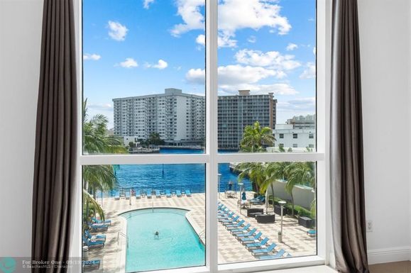 1945 Ocean Dr, Hallandale Beach, FL 33009