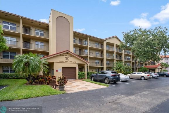 1300 125th Ave, Pembroke Pines, FL 33027