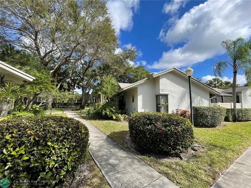 4866 22nd St, Coconut Creek, FL 33063