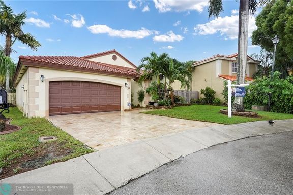 630 Rock Hill Ave, Davie, FL 33325