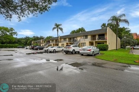 119 Deer Creek Rd, Deerfield Beach, FL 33442