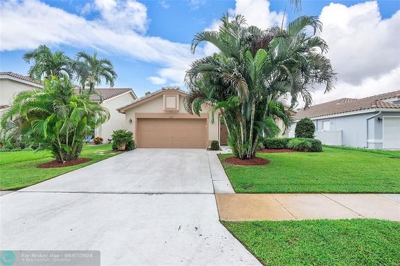 8554 Tourmaline Blvd, Boynton Beach, FL 33472