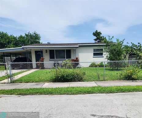 319 9th Ct, Delray Beach, FL 33444