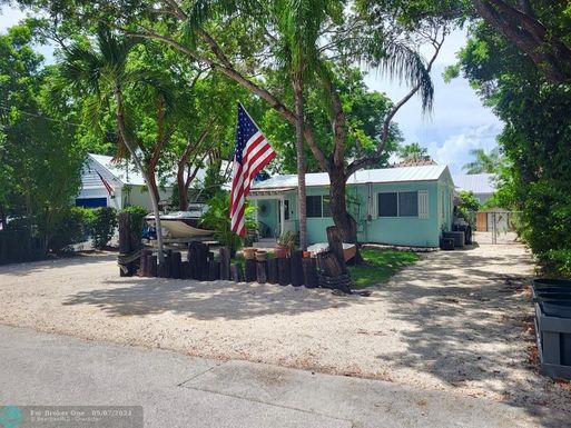 42 Coral Dr, Key Largo, FL 33037