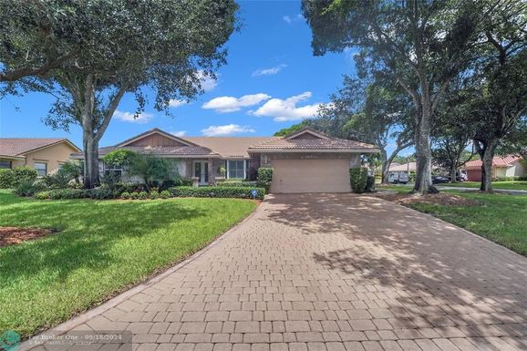 8601 56th St, Coral Springs, FL 33067