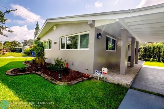 217 57th Ter, Hollywood, FL 33023