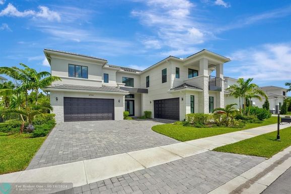 2705 75th St, Boca Raton, FL 33496