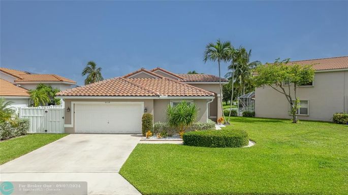 6239 Grand Cypress Cir, Lake Worth, FL 33463