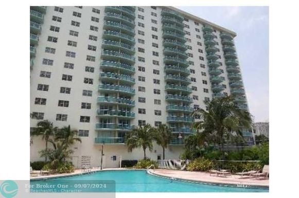 19380 Collins Ave, Sunny Isles Beach, FL 33160