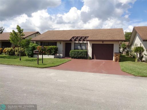 1985 16th Pl, Deerfield Beach, FL 33442