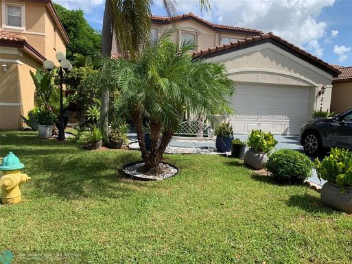 4258 1st Dr, Deerfield Beach, FL 33442