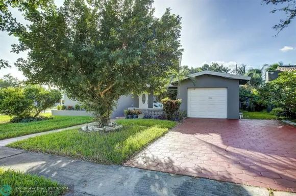 1700 47th Ave, Hollywood, FL 33021