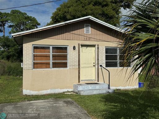 1217 22nd St, Fort Pierce , FL 34950