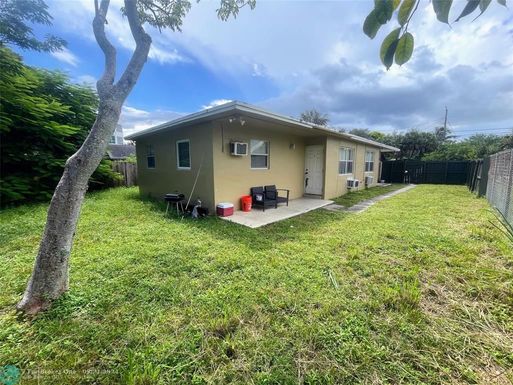 636 14th Ter, Fort Lauderdale, FL 33311