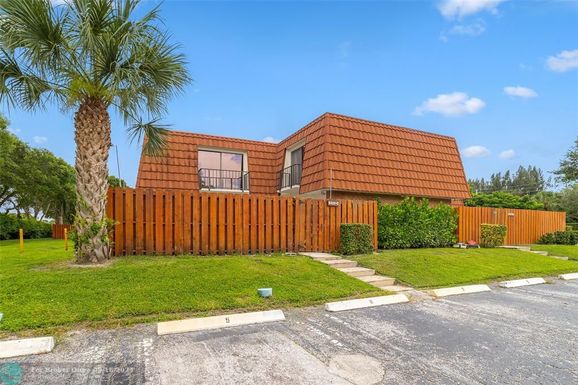 3425 San Bernadino Dr, Delray Beach, FL 33445