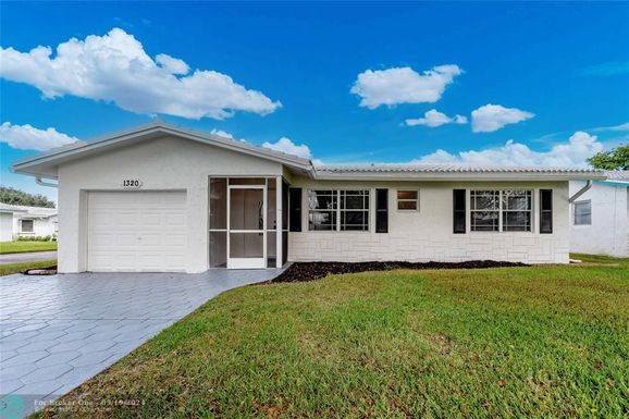 1320 85th Ave, Plantation, FL 33322