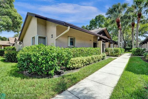 2624 Carambola Cir, Coconut Creek, FL 33066