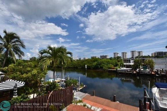 1018 25th  Ave, Hallandale Beach, FL 33009