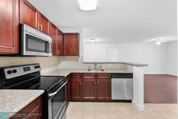 11295 Atlantic Blvd, Coral Springs, FL 33071