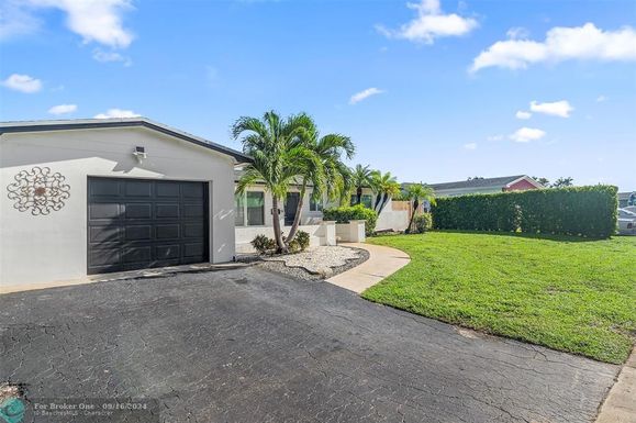 8541 23rd St, Pembroke Pines, FL 33024