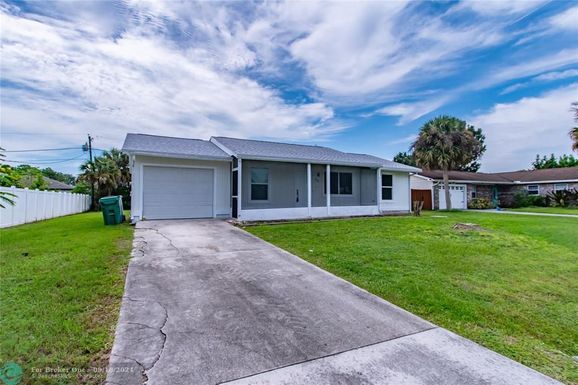 180 Todd Ave, Port St Lucie, FL 34983