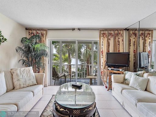 2200 Diana Dr, Hallandale Beach, FL 33009