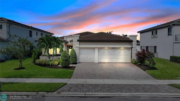 10547 Lago Vista Cir, Parkland, FL 33076