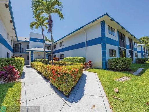 15301 Pembridge Ave, Delray Beach, FL 33484