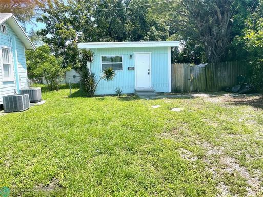 210 9th St, Pompano Beach, FL 33060