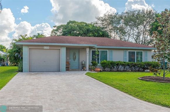 8204 106th Ave, Tamarac, FL 33321