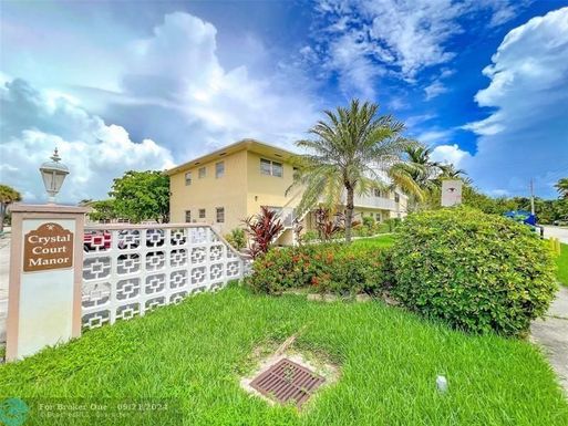 1301 12th Ct, Hollywood, FL 33019