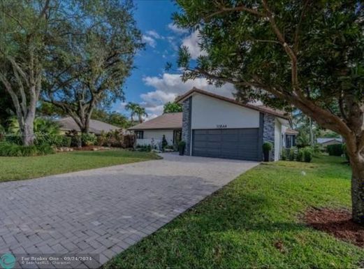 10844 14th St, Coral Springs, FL 33071