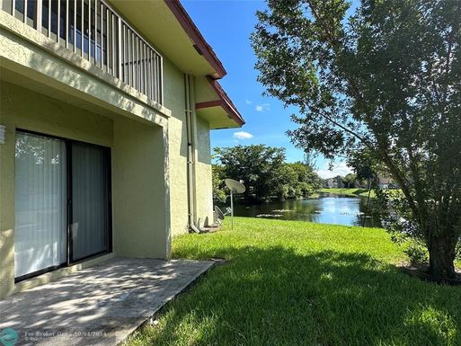 3256 104th Ave, Coral Springs, FL 33065