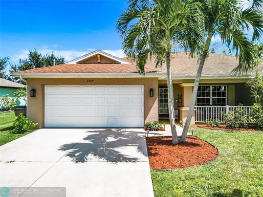 1329 5th Pl, Cape Coral, FL 33991