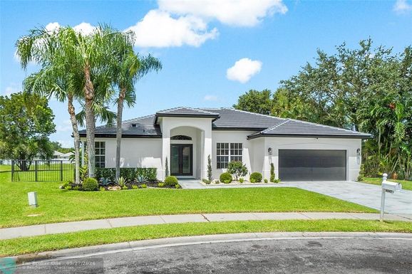 9247 Emily Cir, Lake Worth, FL 33467