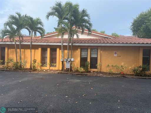 3755 116th Ter, Coral Springs, FL 33065