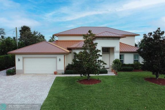 8574 Banyan Tree St, Hobe Sound, FL 33455