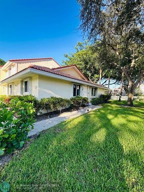 6294 Walk Cir, Boca Raton, FL 33433