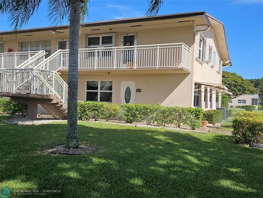 324 Chatham P, West Palm Beach, FL 33417