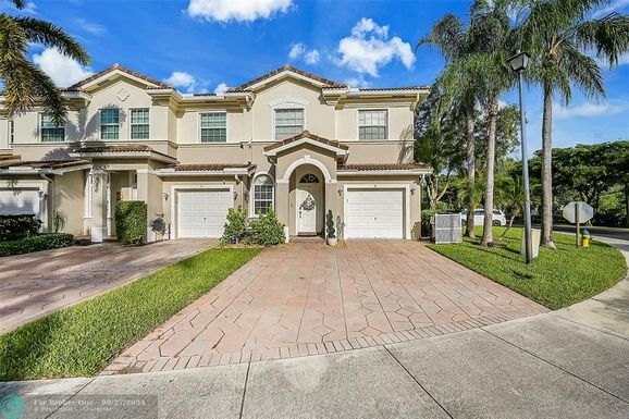 81 Legacy Ct, Delray Beach, FL 33445