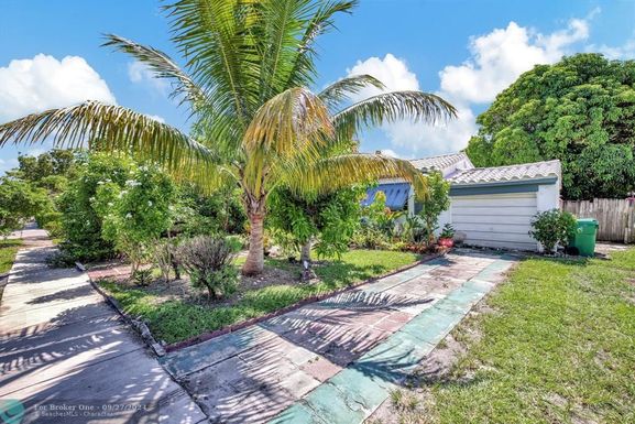 25 11th St, Dania Beach, FL 33004