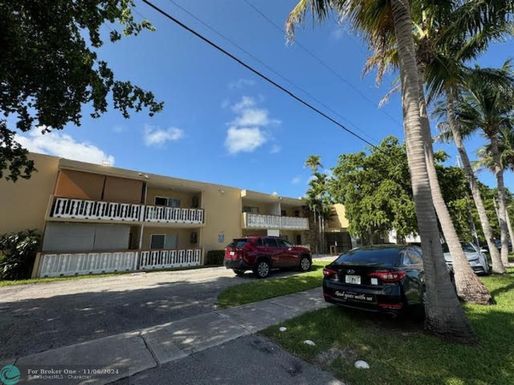 2031 139th St, North Miami Beach, FL 33181